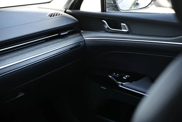 Used 2025 Interstellar Gray Kia EX image 29
