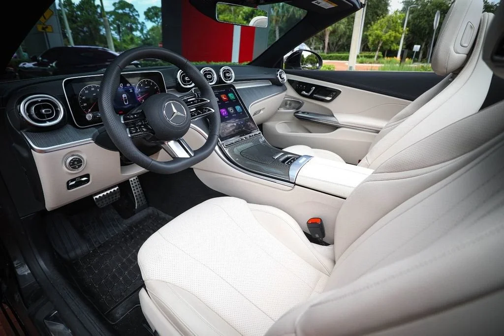Used 2026 Graphite Gray Metallic Mercedes-Benz CLE 300 image 38