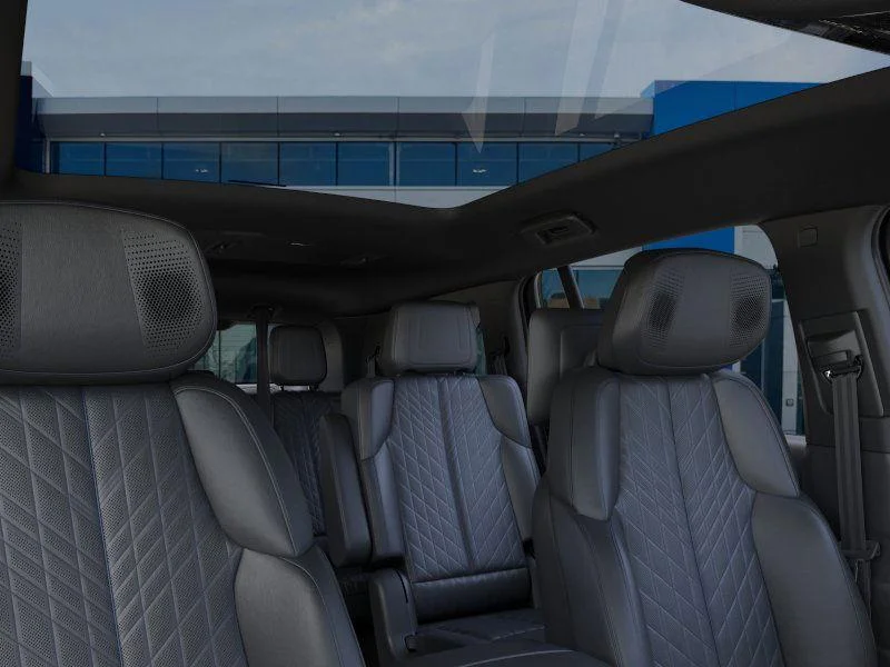 Used 2025  Cadillac Luxury 1 image 24