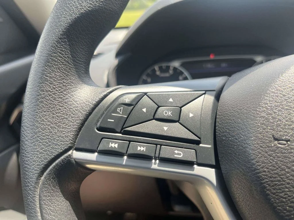 Used 2025 Red Nissan 2.5 SV image 19