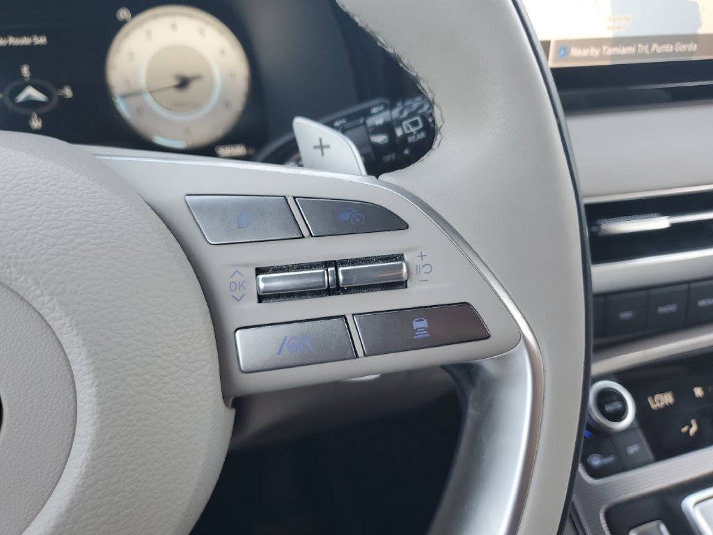 Used 2024 Gray Hyundai Calligraphy image 22