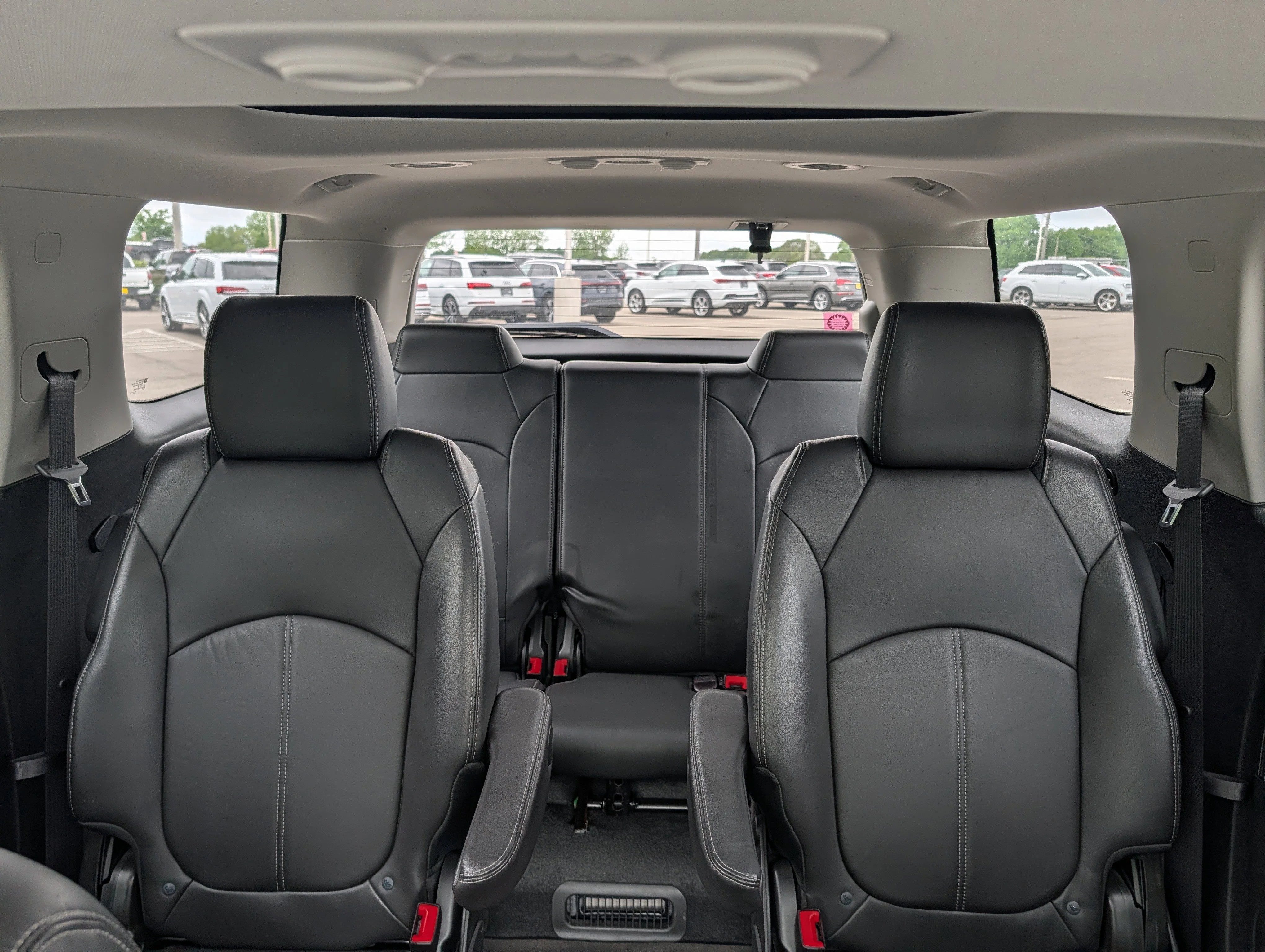Used 2017 Ebony Twilight Metallic GMC Limited image 13