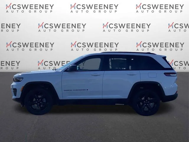 New 2025 Bright White Clear-Coat Exterior Paint Jeep Altitude image 6