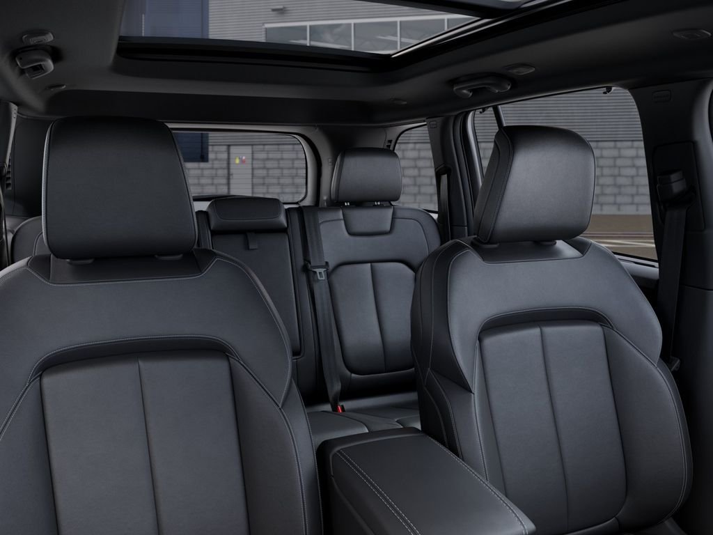 New 2026 Diamond Black Crystal Pearl-Coat Exterior Paint Jeep Limited image 26