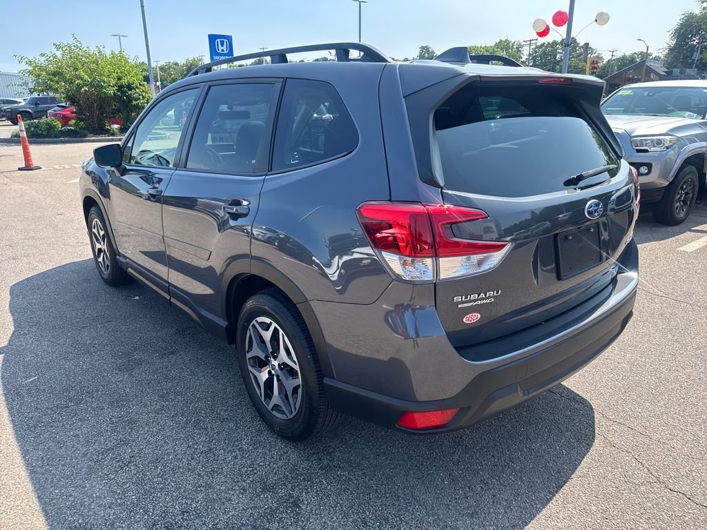 Used 2023 Gray Subaru Premium image 5