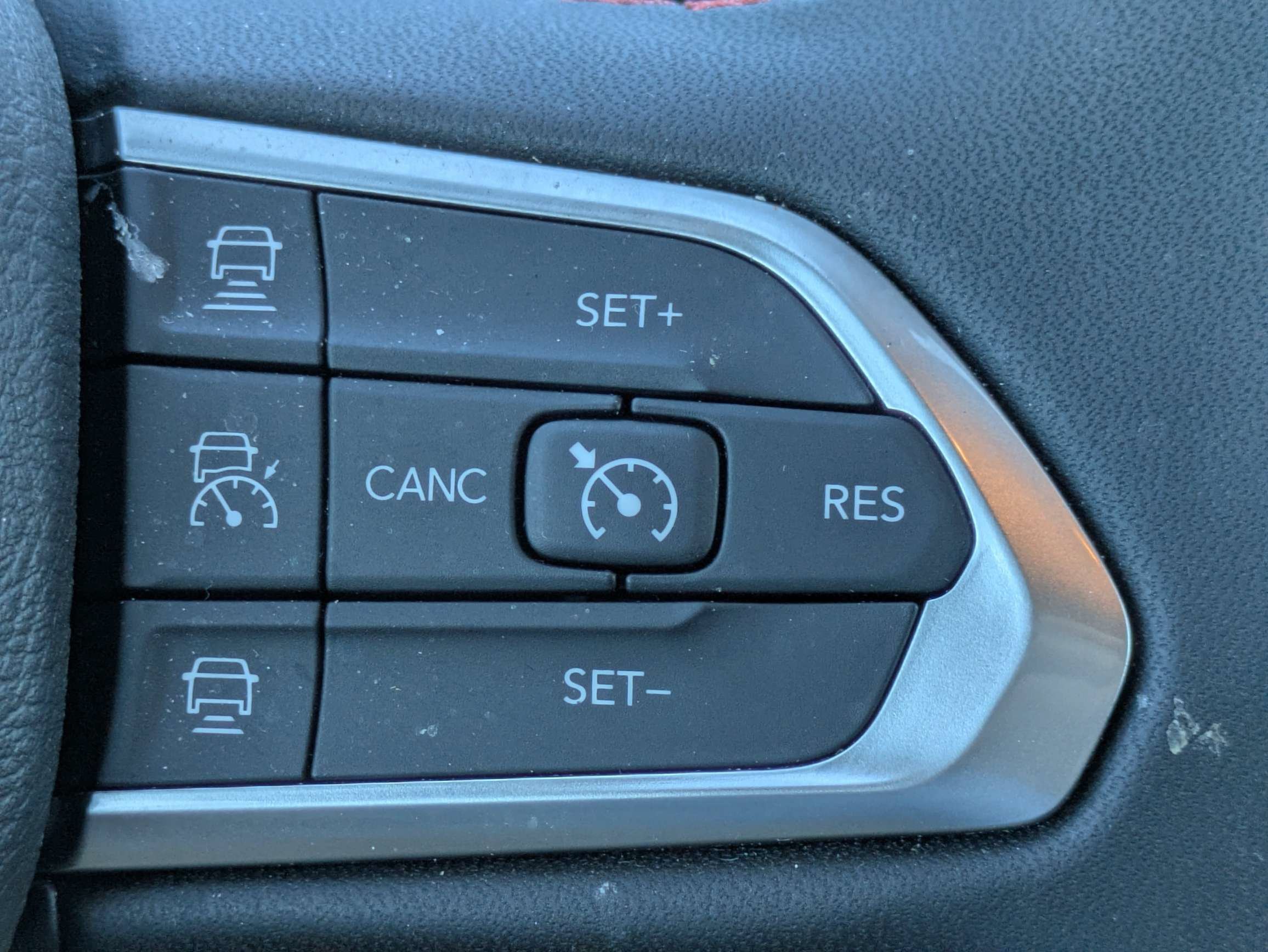 Used 2024 Diamond Black Crystal Pearlcoat Jeep Trailhawk image 25