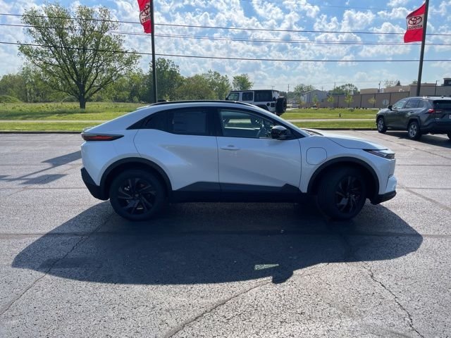 2026 Toyota C-HR SE - Photo 6