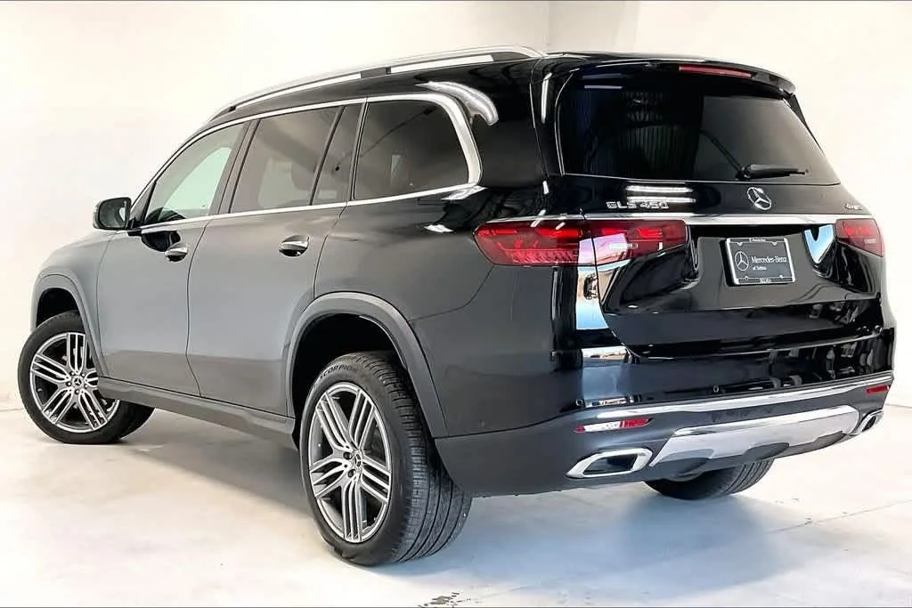 Certified Used 2026  Mercedes-Benz GLS 450 image 11