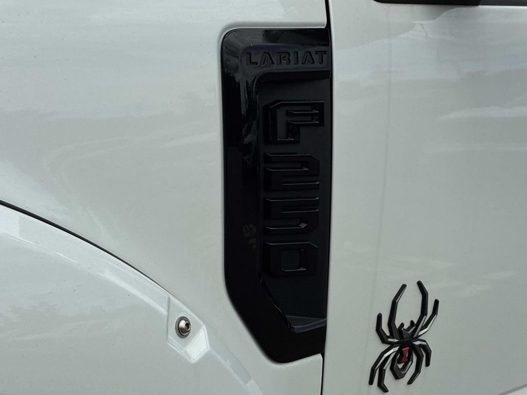 Used 2022 White Ford Lariat image 14