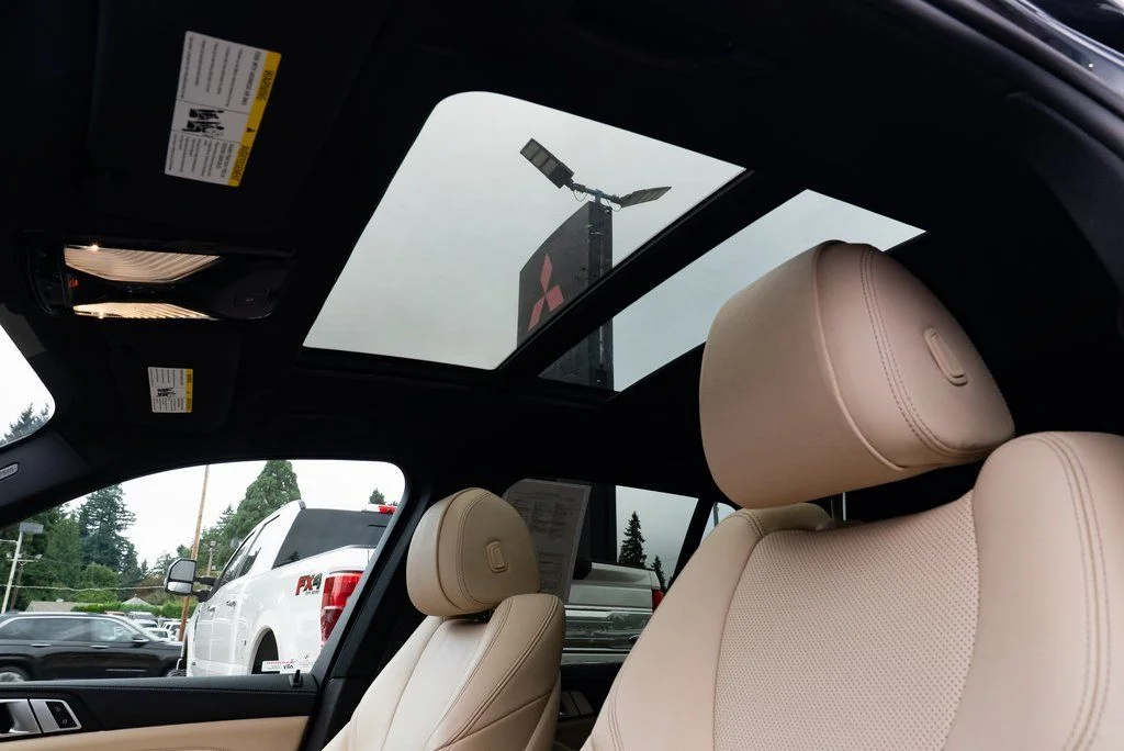 Used 2021 Gray BMW xDrive40i image 17