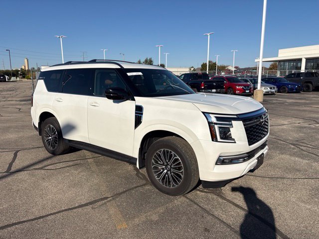 Used 2025 White Nissan SL image 3