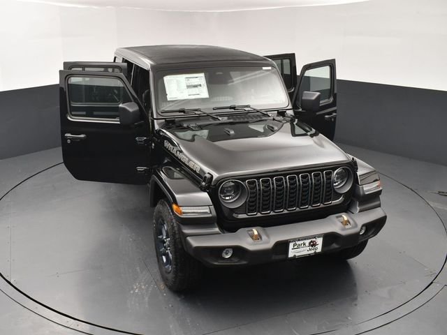 New 2026 Black Clear-Coat Exterior Paint Jeep 85th Anniversary Edition image 25