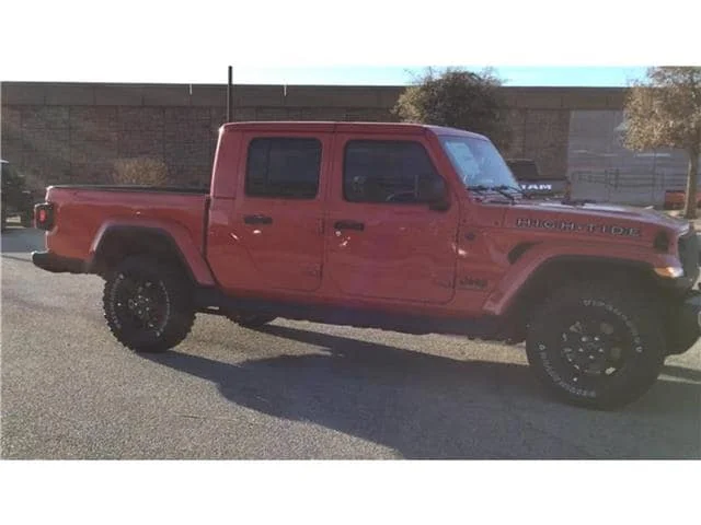 New 2025 Firecracker Red Clear-Coat  Paint Jeep HIGH TIDE 4X4 image 3