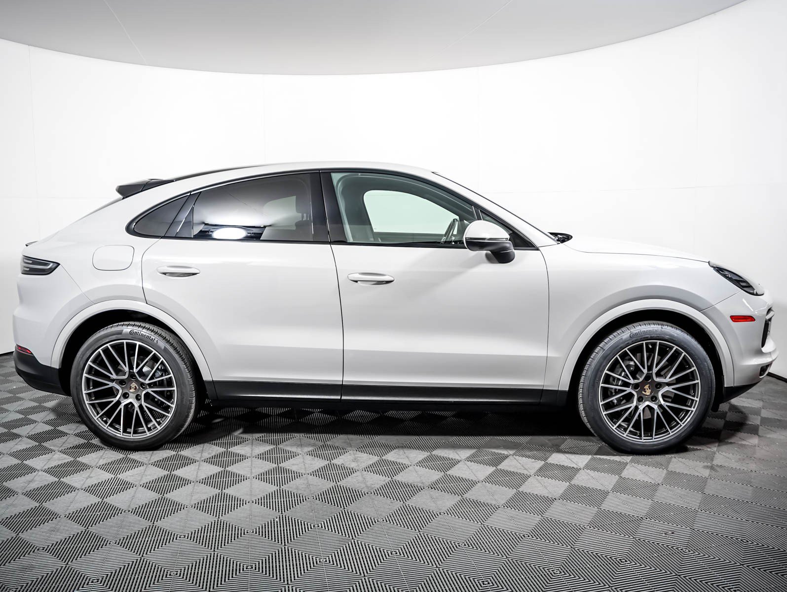 Certified Used 2023 CHALK Porsche Coupe image 9