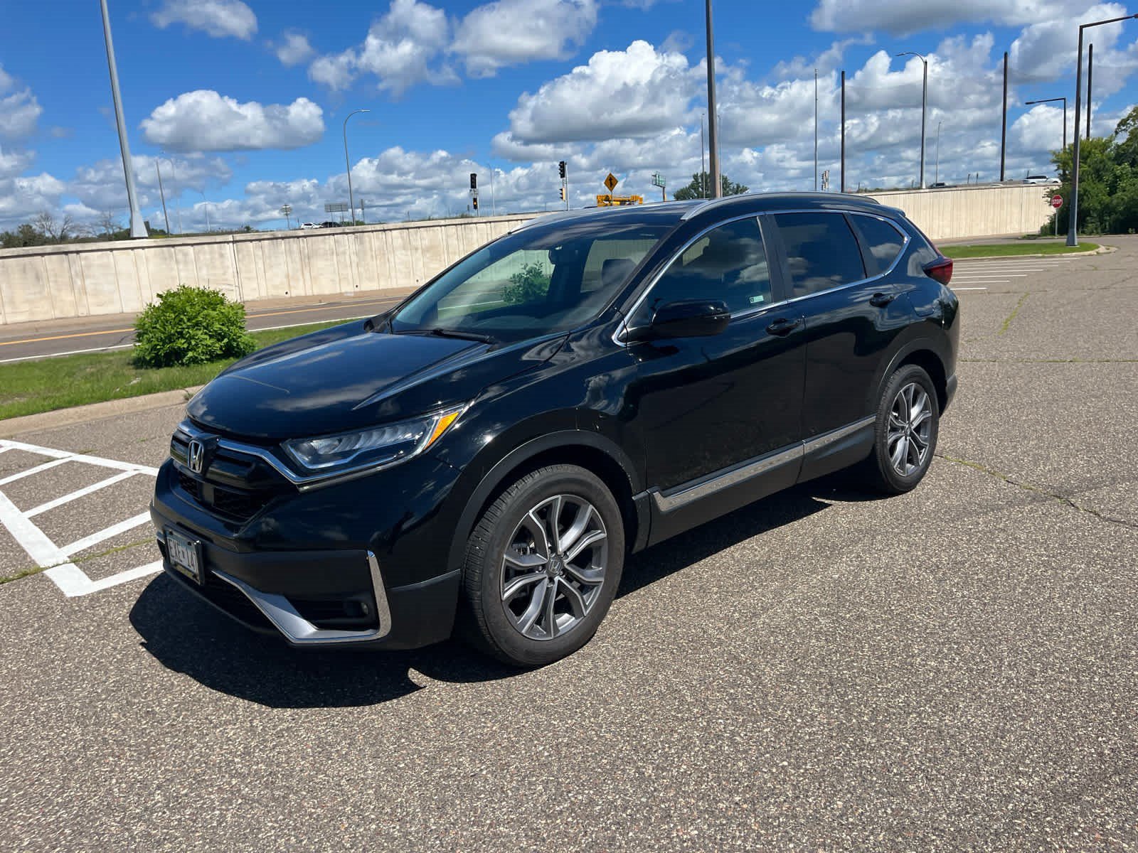 Used 2020 Crystal Black Pearl Honda Touring image 3