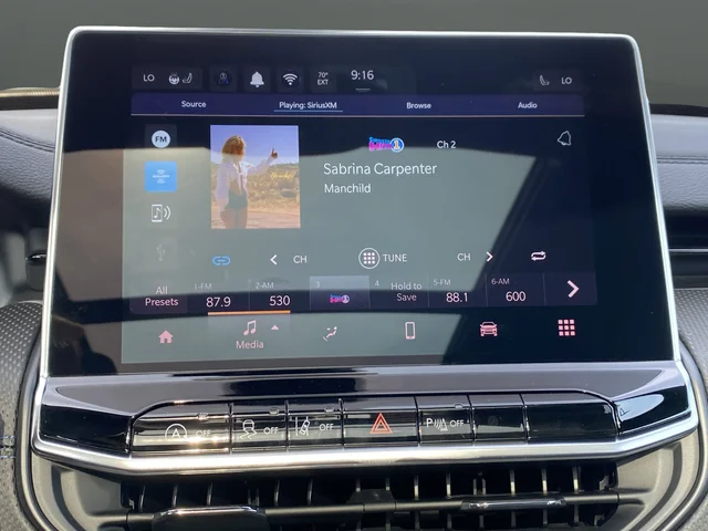 2025 Jeep Compass Limited - Photo 17