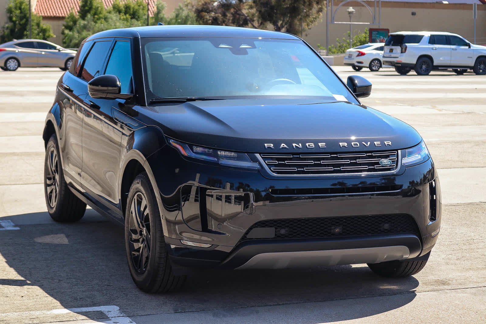 New 2026 Santorini Black Land Rover Core S image 2