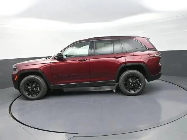 New 2026 Velvet Red Pearl-Coat Exterior Paint Jeep Laredo image 5