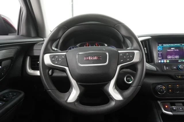 Used 2024  GMC SLE image 15