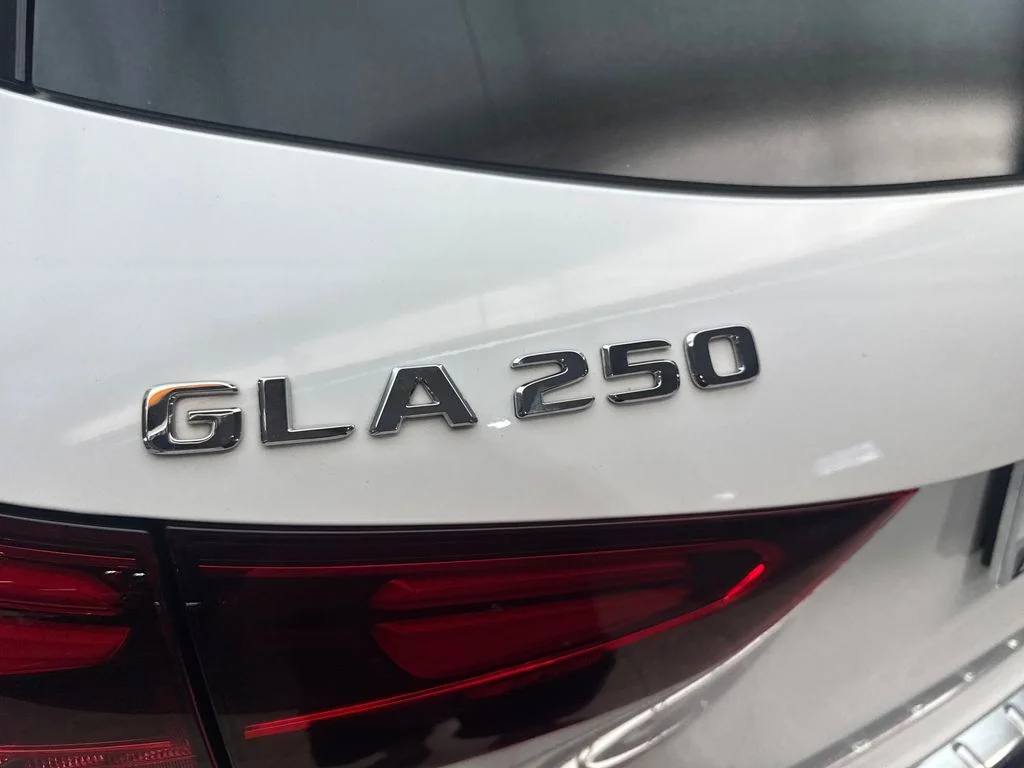 Used 2025 White Mercedes-Benz GLA 250 image 23