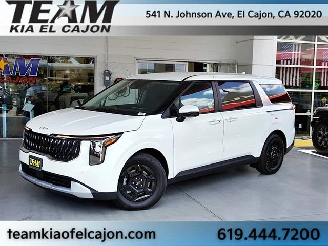 2026 Kia Sedona LX's photo