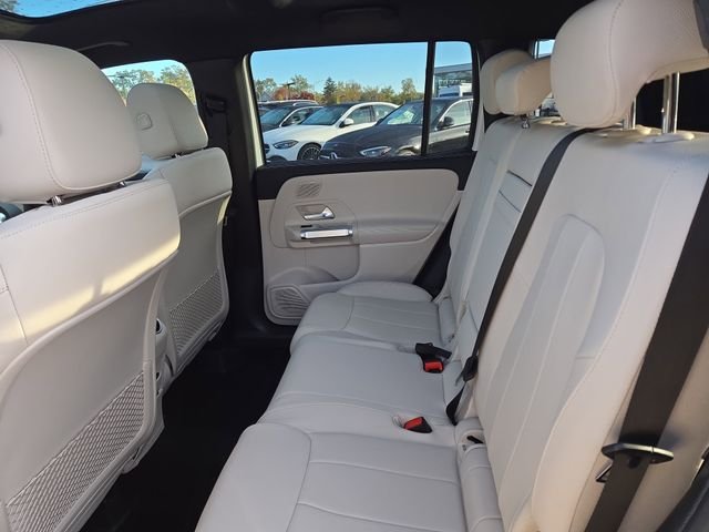 New 2026 Polar White Mercedes-Benz GLB250 image 27