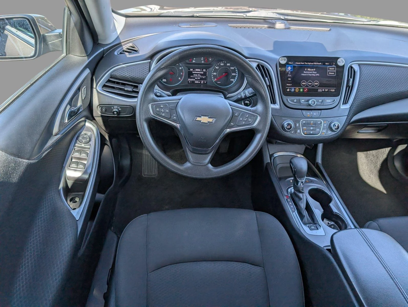 Used 2024 Mineral Gray Metallic Chevrolet 1LT image 29