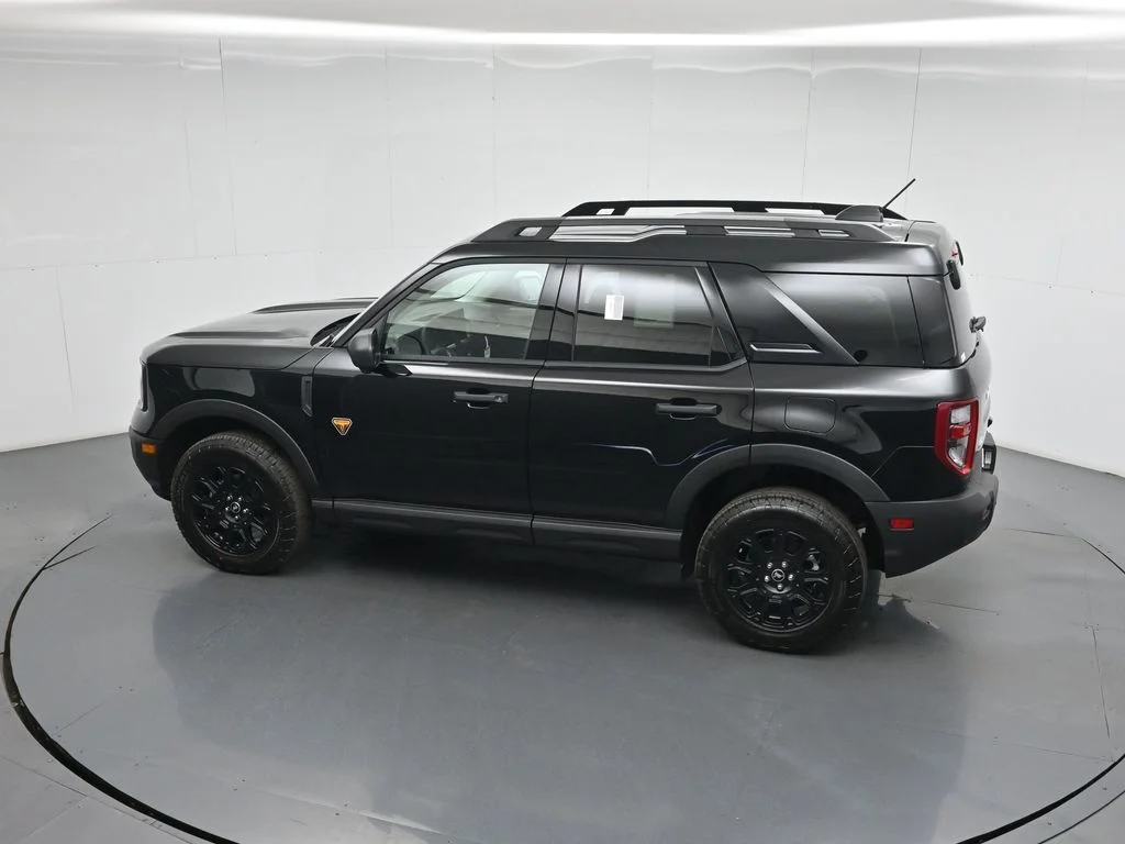 New 2026 Shadow Black Ford Badlands image 38