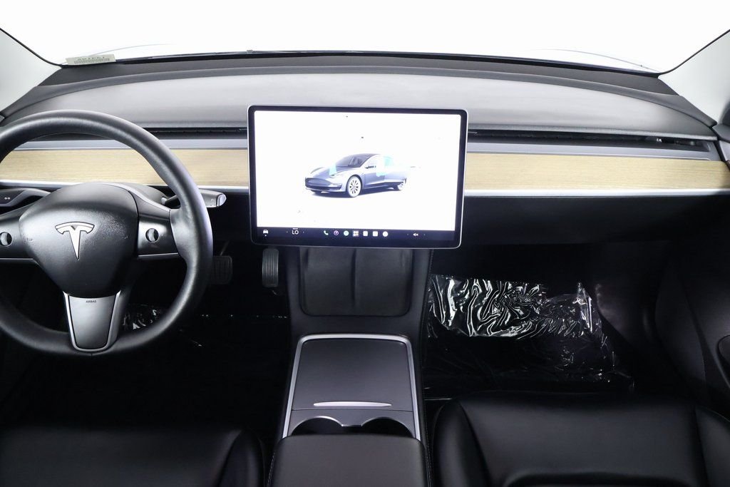 Used 2022  Tesla Base image 8