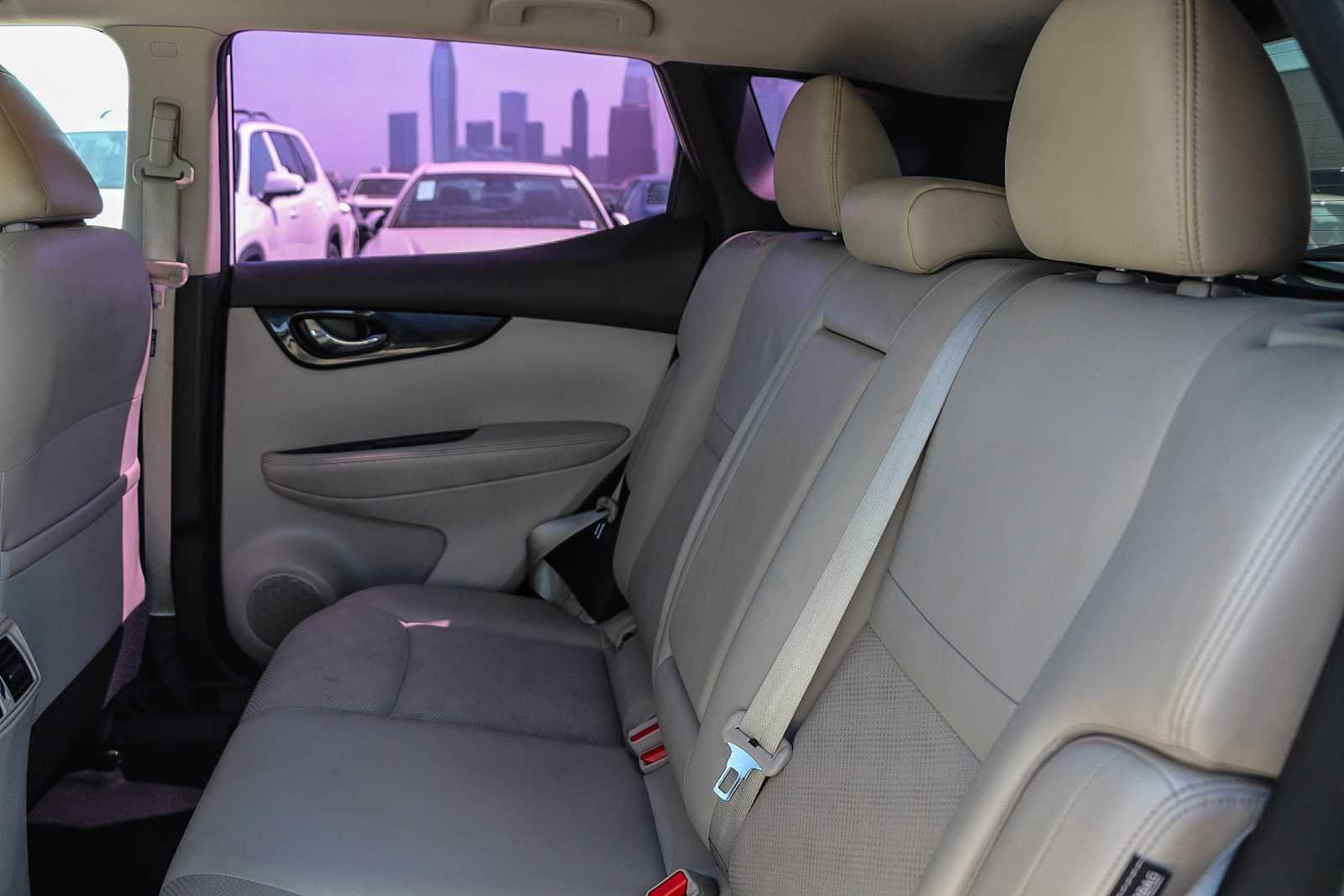Used 2022 Pearl White Tricoat Nissan SV image 18