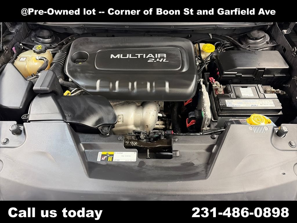 Used 2016 Gray Jeep Altitude image 3