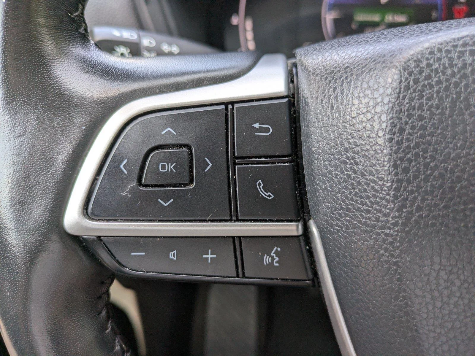 Used 2024  Toyota XLE image 24
