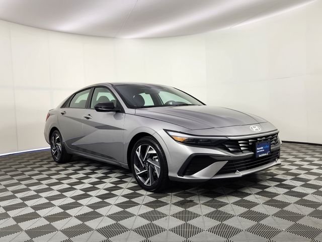 Certified Used 2025 Silver Hyundai SEL Sport image 6