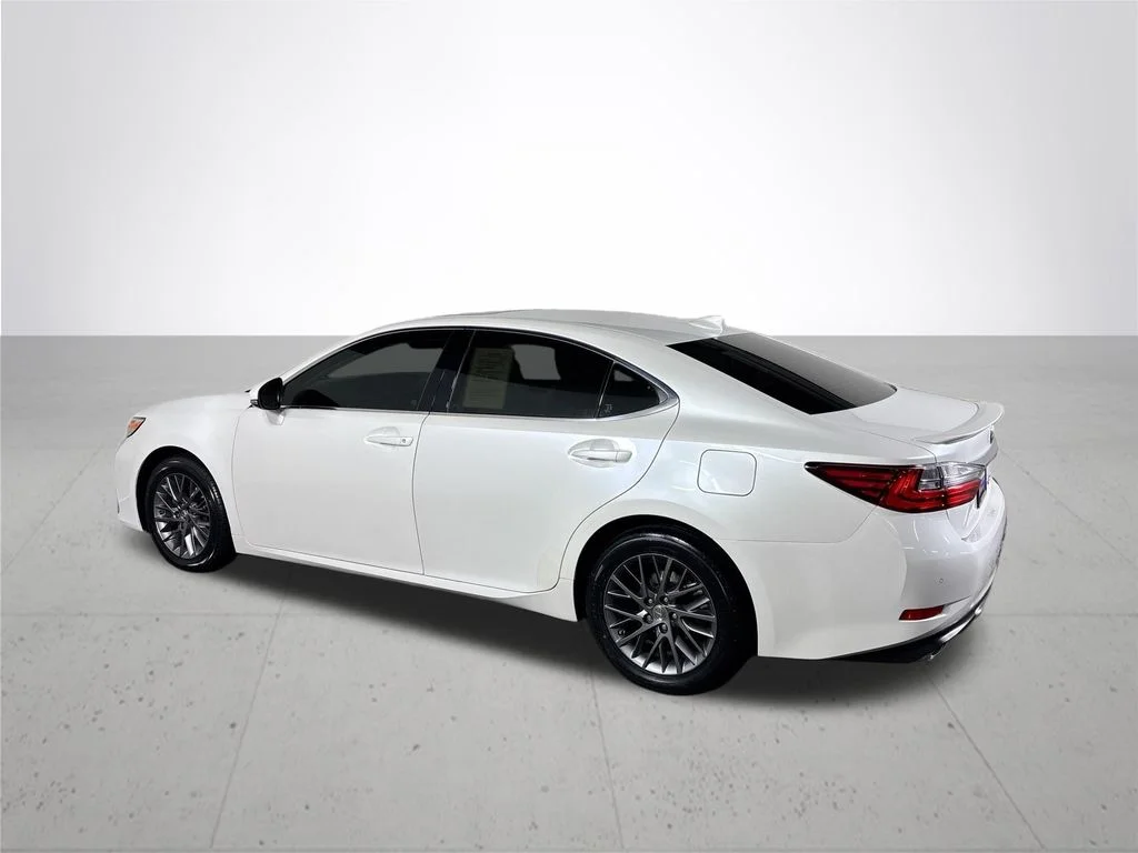 Used 2018 White Pearl Lexus 350 image 8