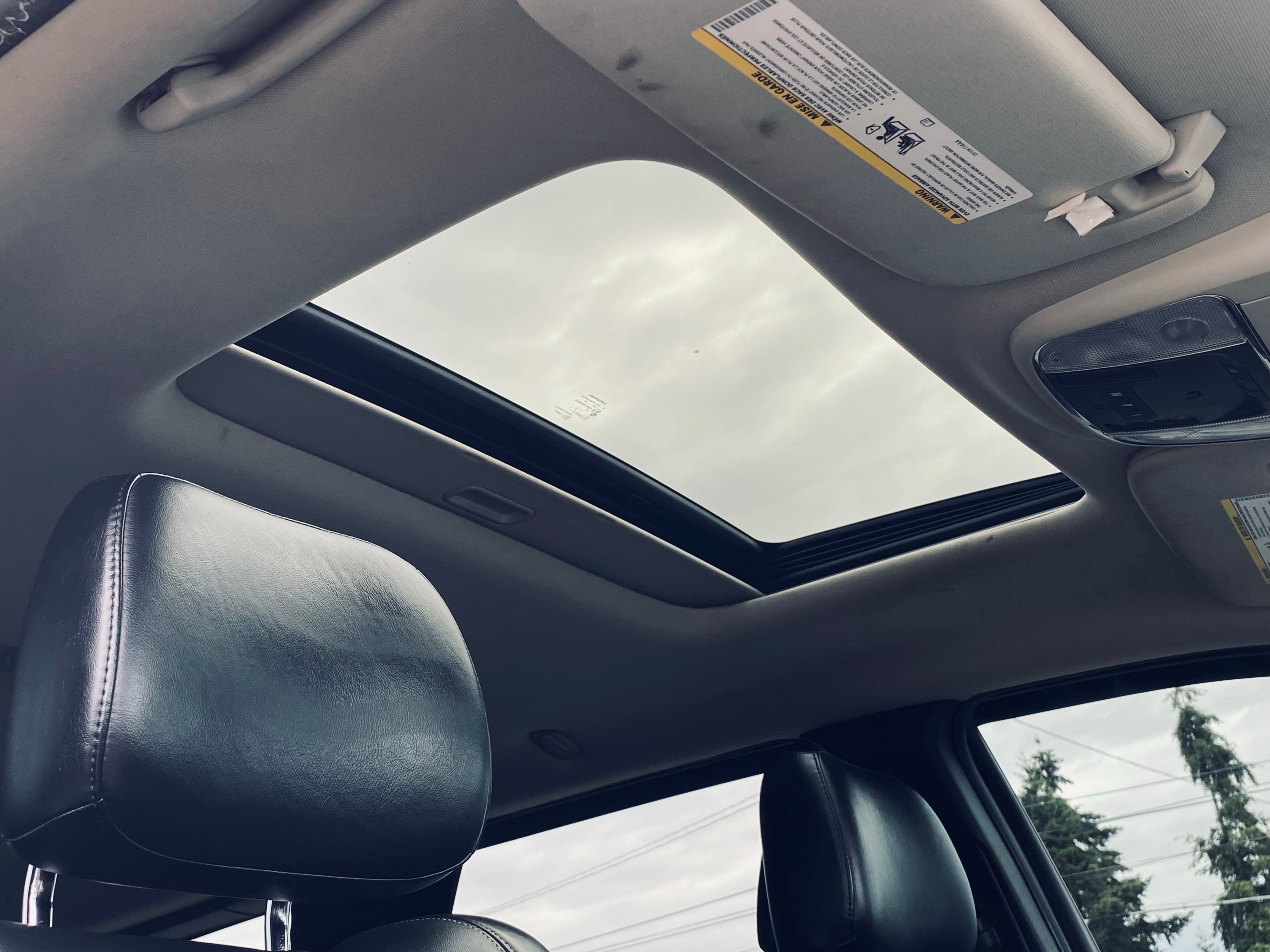 Used 2012 White Dodge Citadel image 21