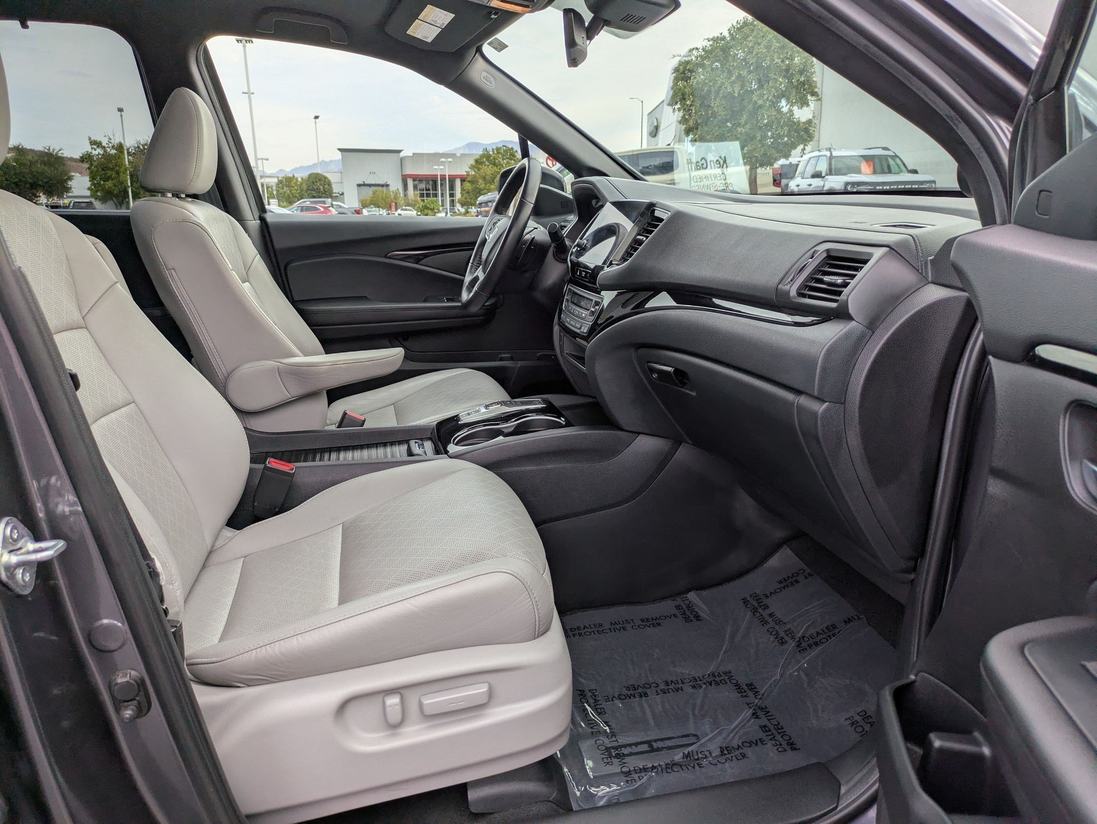Used 2021 Lunar Silver Metallic Honda Touring image 32