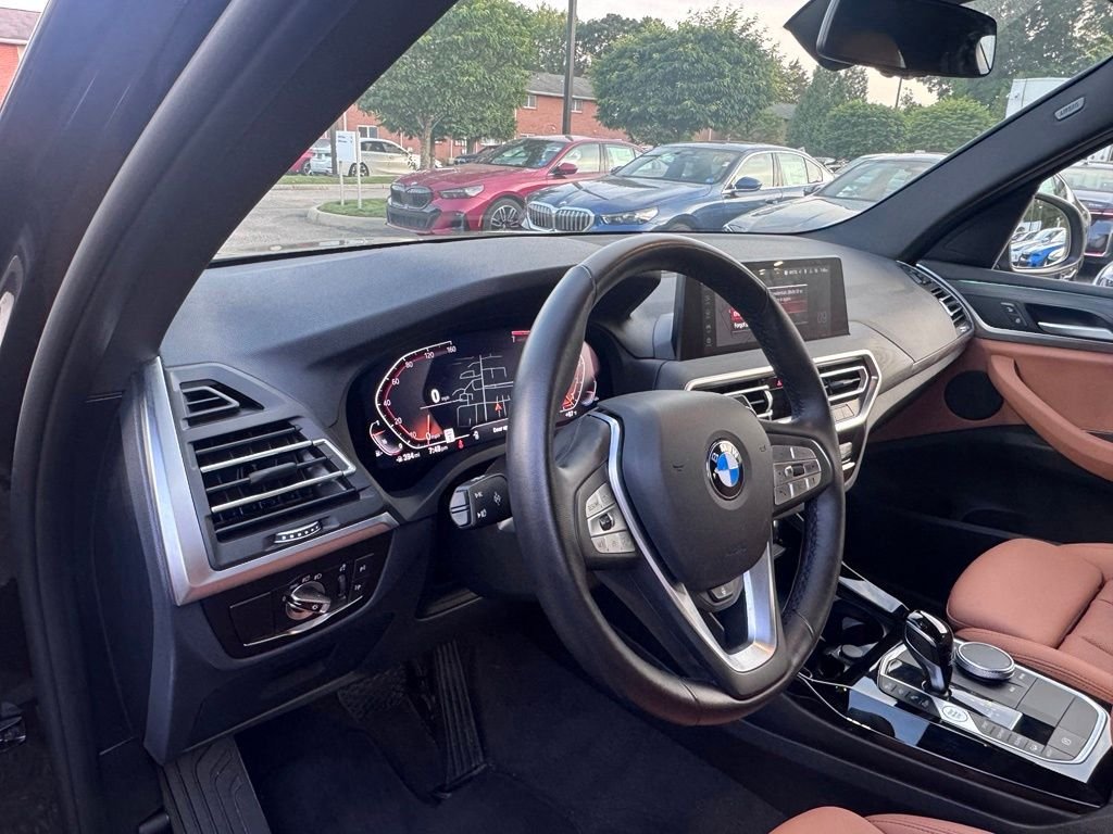 Used 2024 Gray BMW xDrive30i image 15