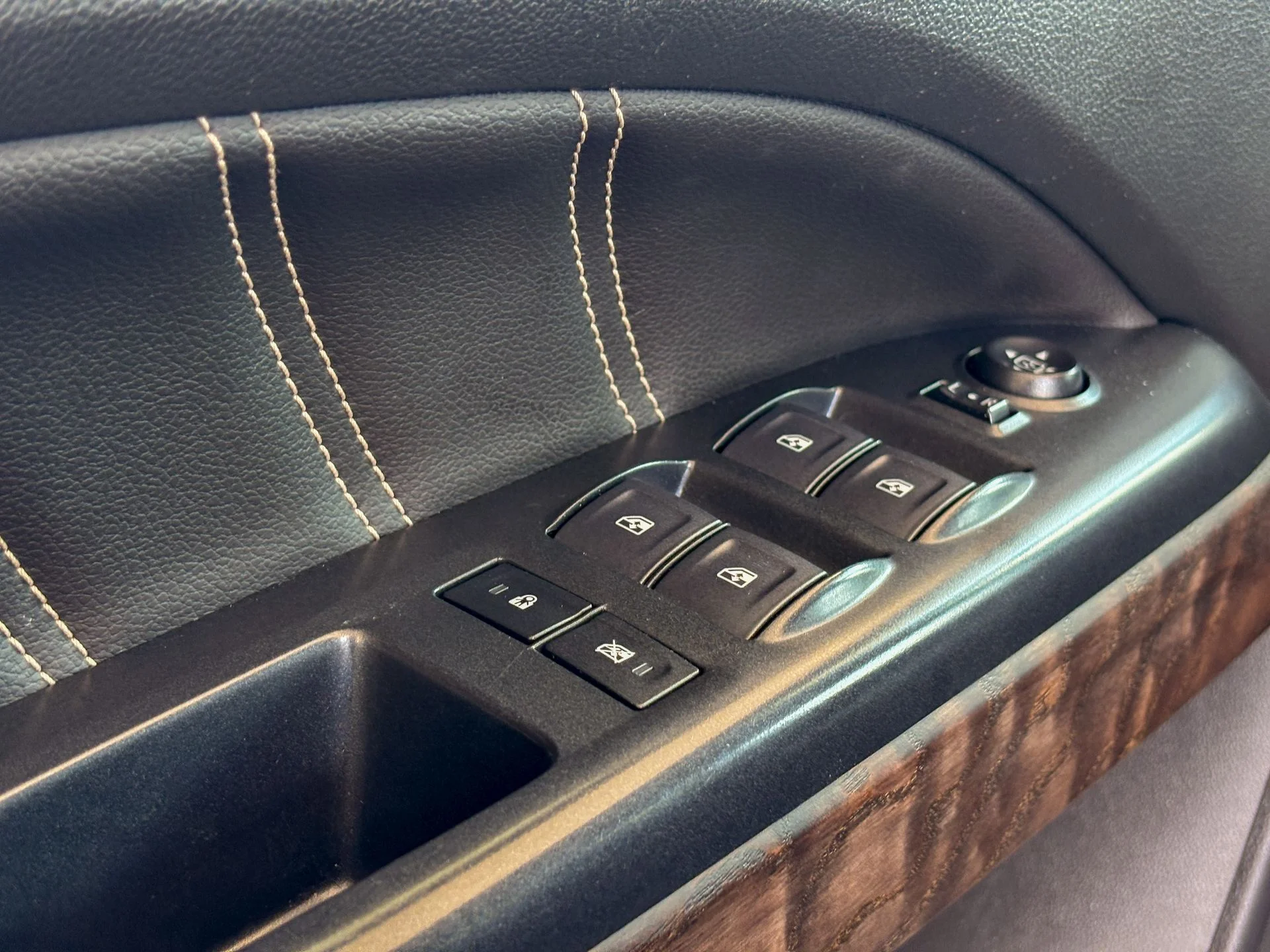 Used 2022 Gray GMC Denali image 16