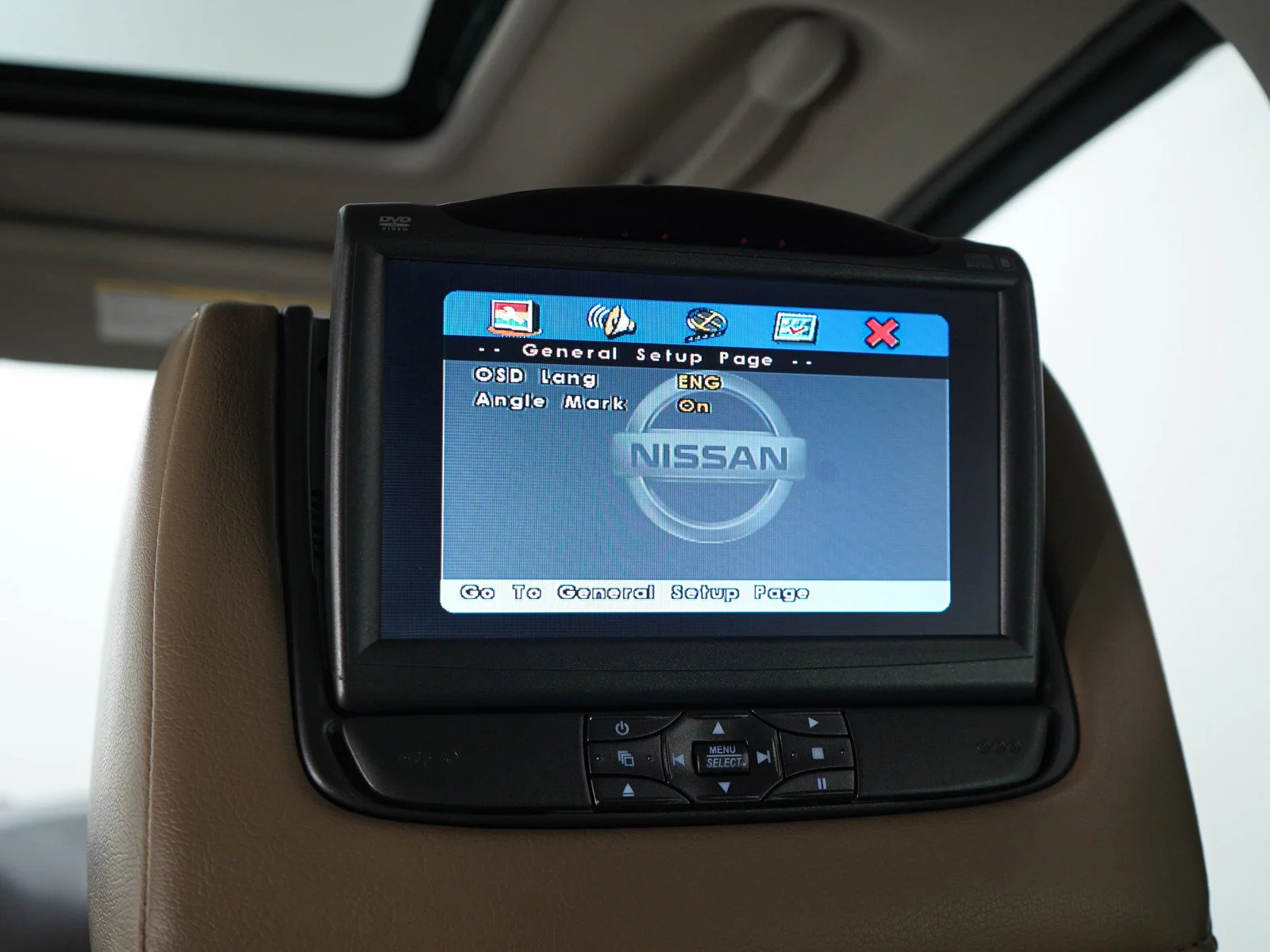 Used 2014 Pearl White Nissan Platinum image 23