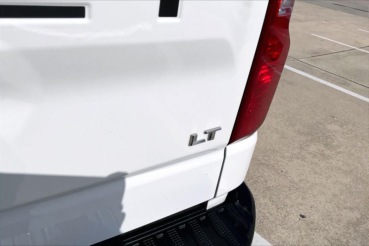 Used 2024 Summit White Chevrolet LT image 10