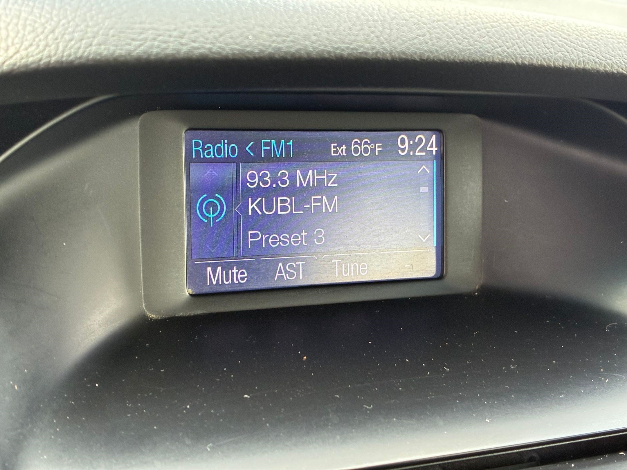 Used 2012 Ingot Silver Ford SE image 21