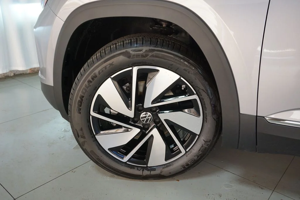 New 2026 Silver Mist Volkswagen 2.0T SEL image 36