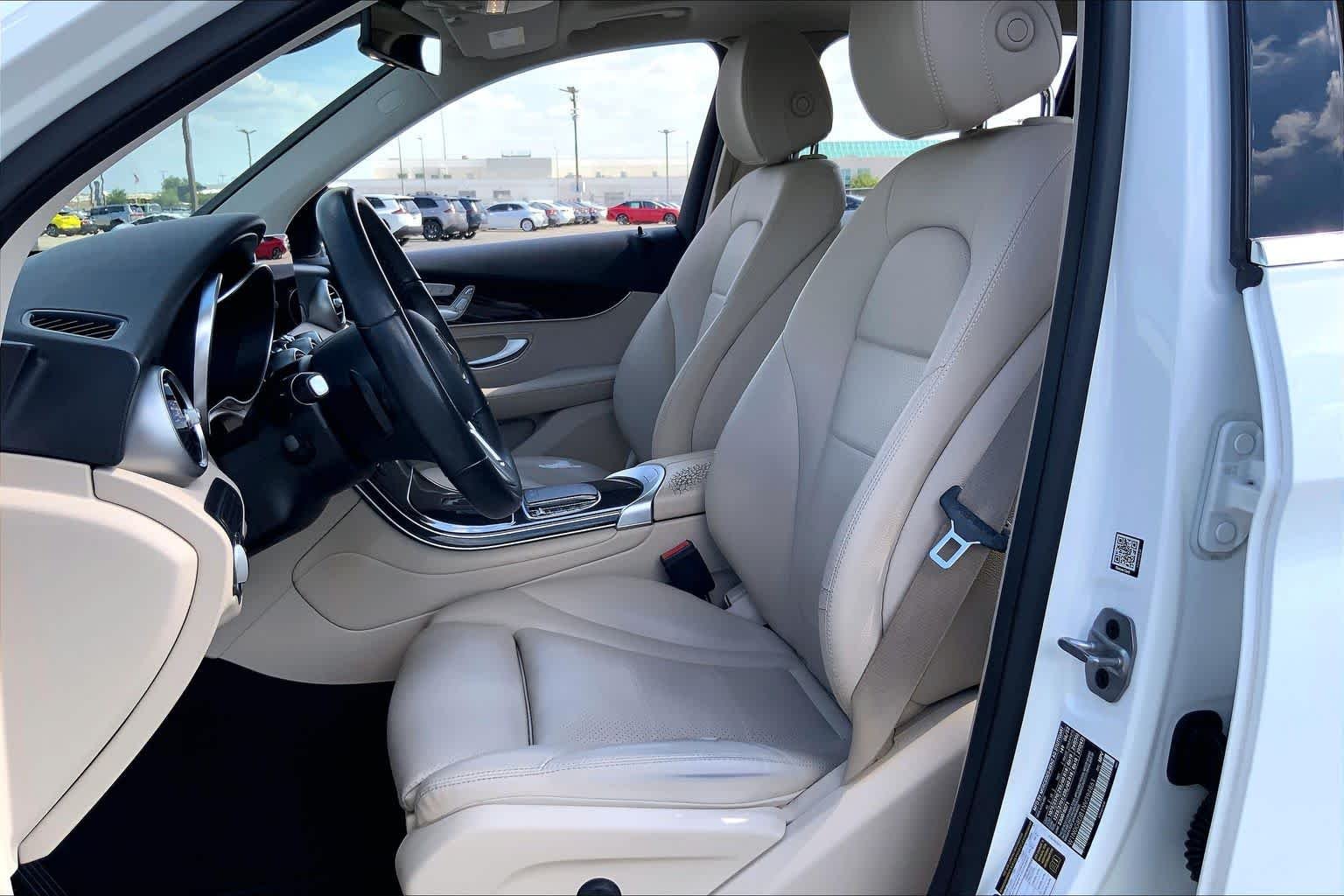 Used 2022 Polar White Mercedes-Benz GLC 300 image 8