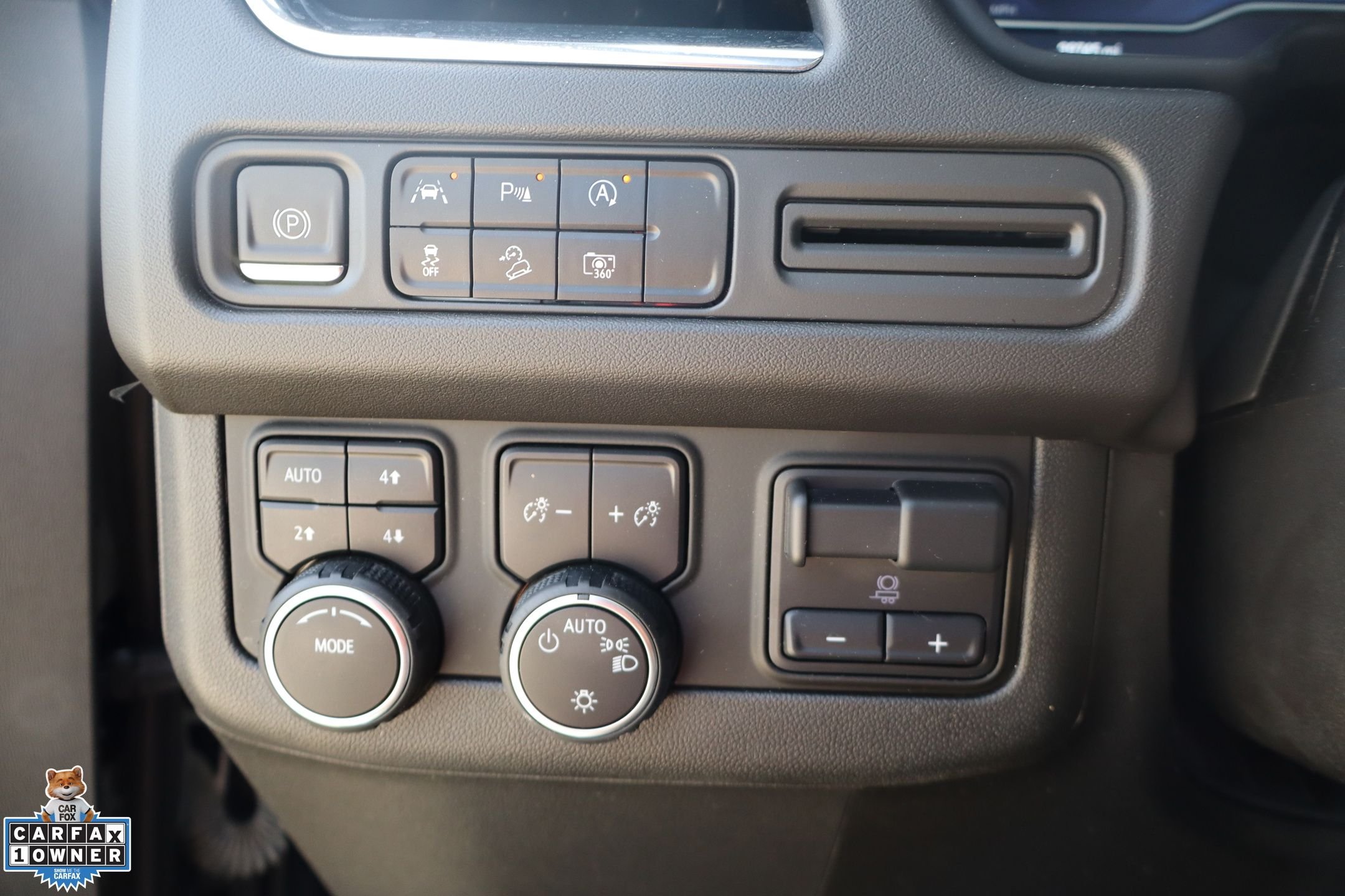 Used 2023 Black Chevrolet Z71 image 13