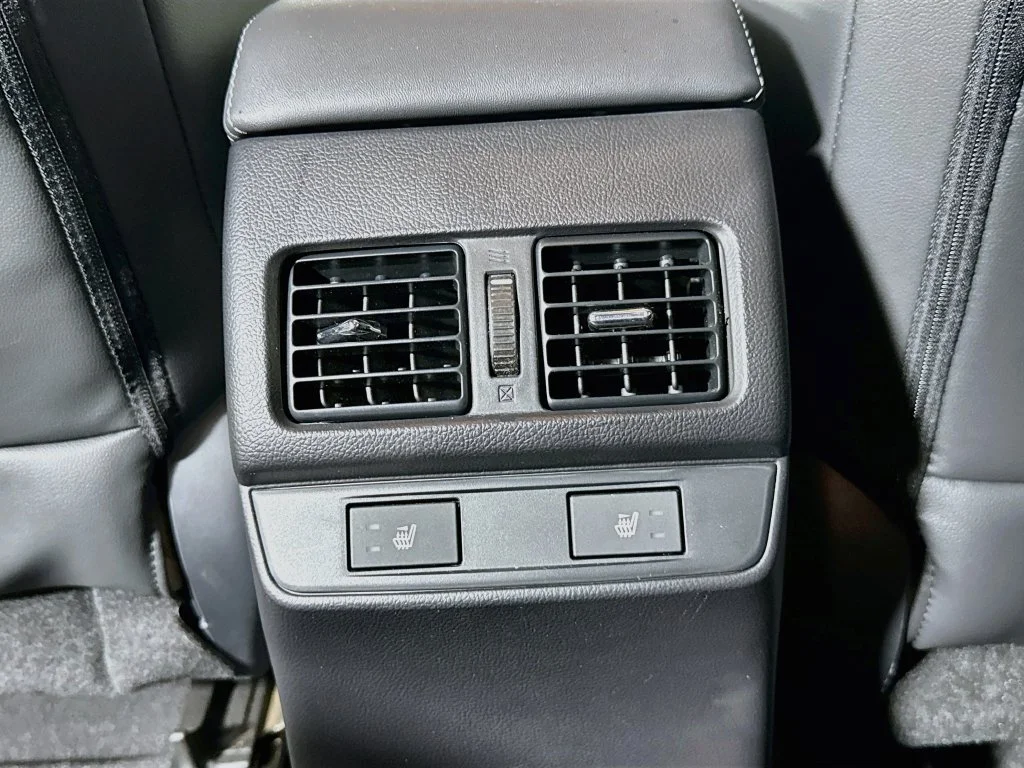 Used 2016 Silver Subaru 2.5i image 31