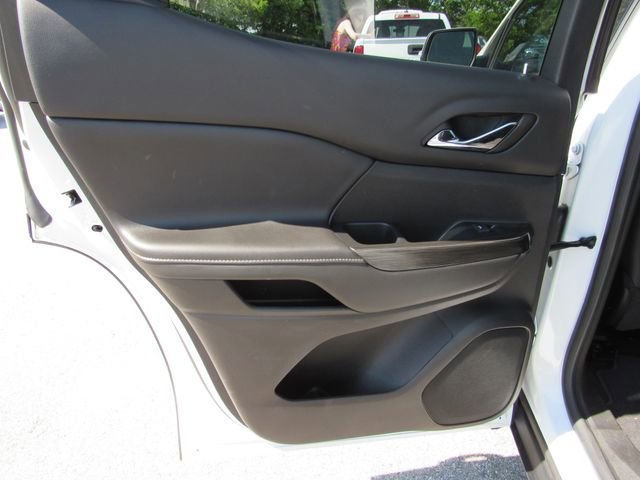 Used 2023 White Frost Tricoat GMC SLT image 26