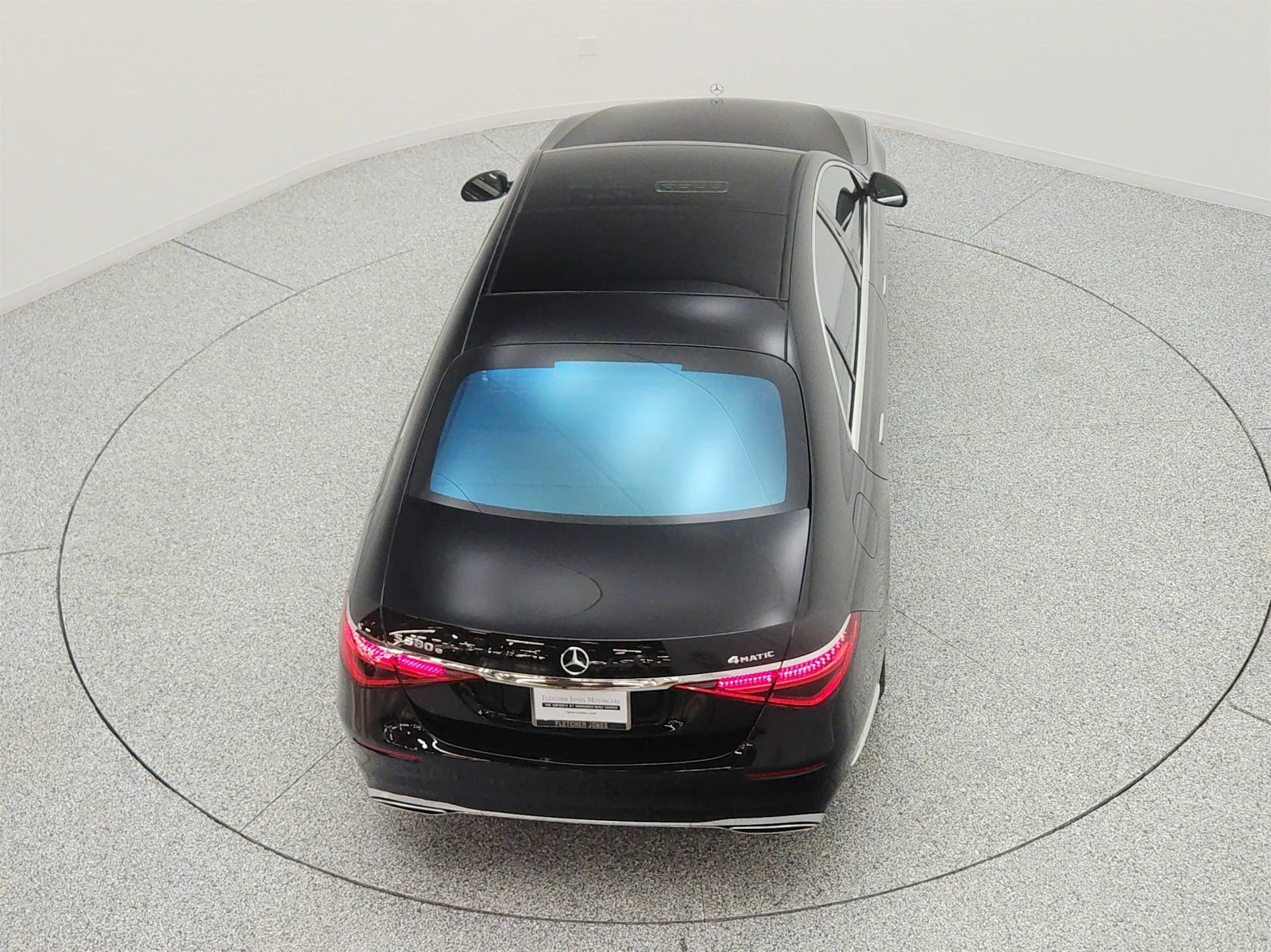 Used 2023 Obsidian Black Mercedes-Benz S 580e 4MATIC® Sedan image 27