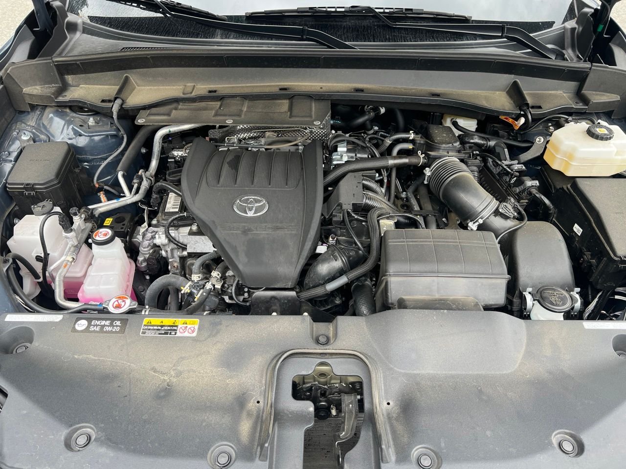 Used 2025 White Toyota MAX Platinum image 13