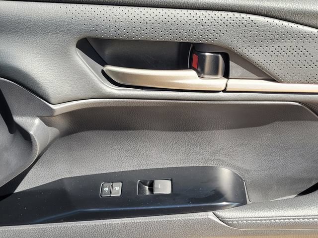 Used 2025 Silver Toyota LE image 28