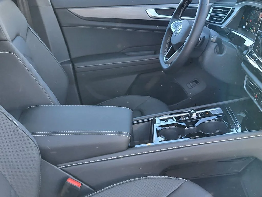 2026 Volkswagen Atlas Cross Sport SE w/Tech - Photo 18